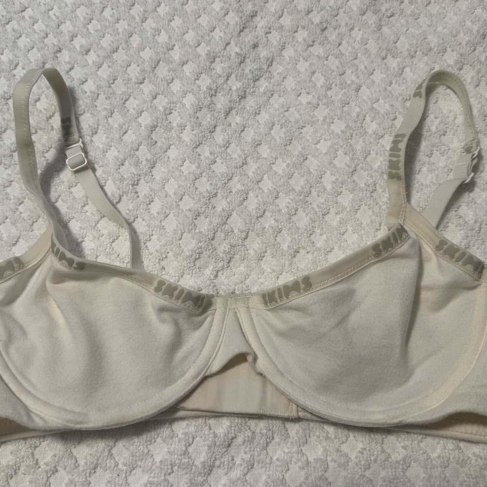 SKIMS Cream Underwire Bra